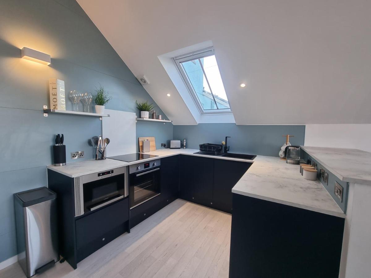 The Bunker-Luxe Central Falmouth Getaway With Stunning Sea Views المظهر الخارجي الصورة